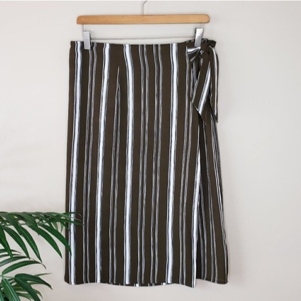 NWT Evereve Sunday in Brooklyn | Striped Tie Midi Skirt Size Medium